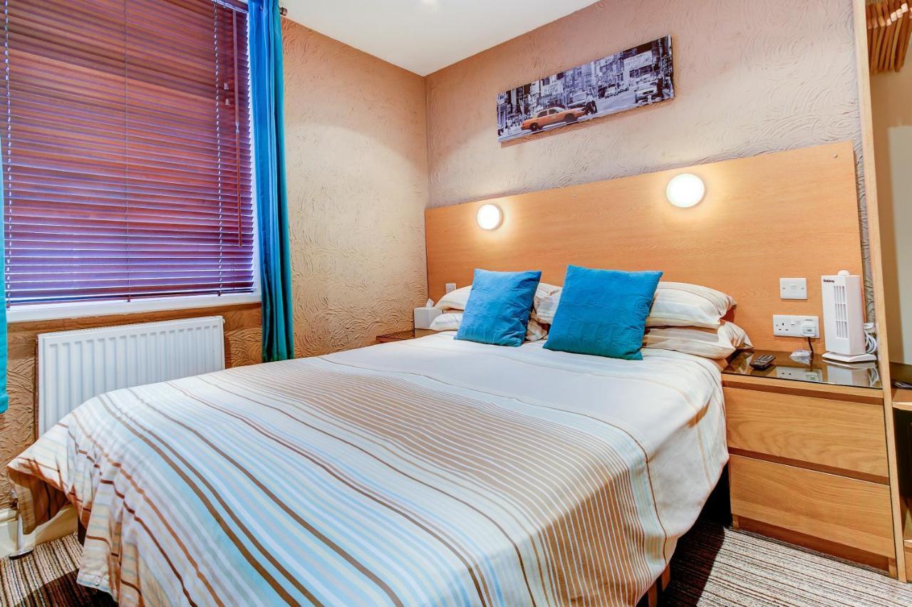 Double Room Private Bathroom