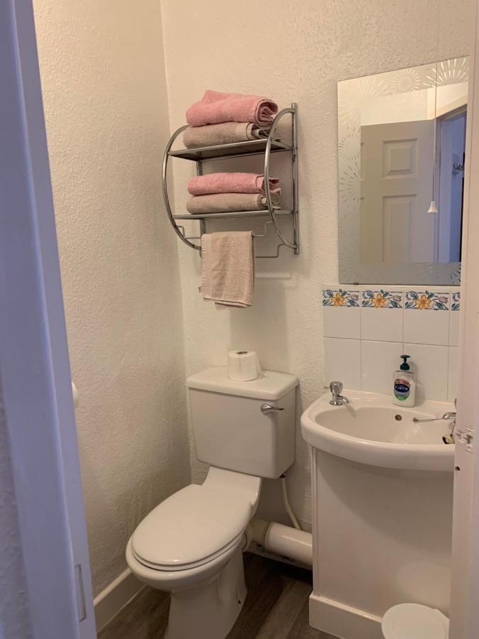 Family Room Bathroom,1189357315:JPEG