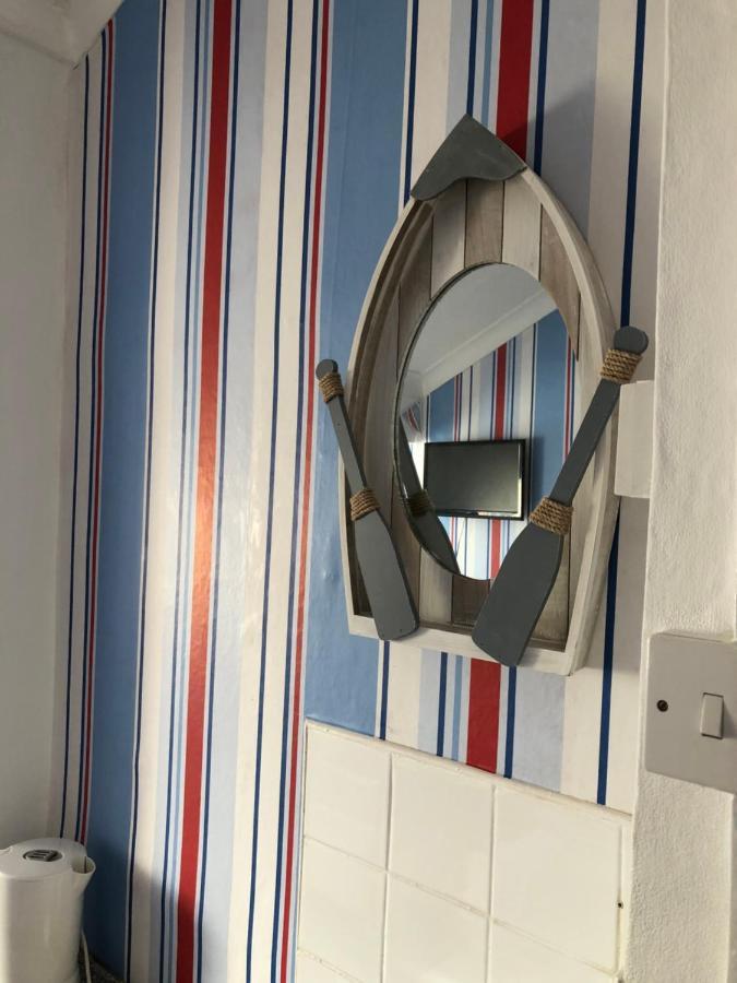 Family Room with Shared Bathroom,1233804362:JPEG