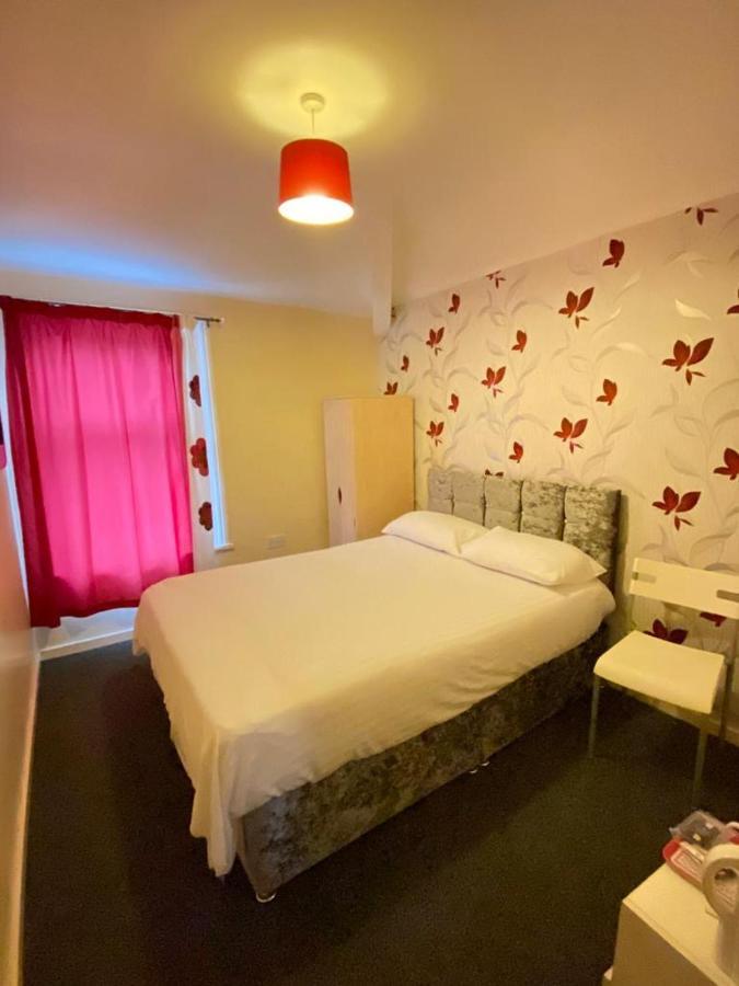 Small Double Room,1398146993:JPEG