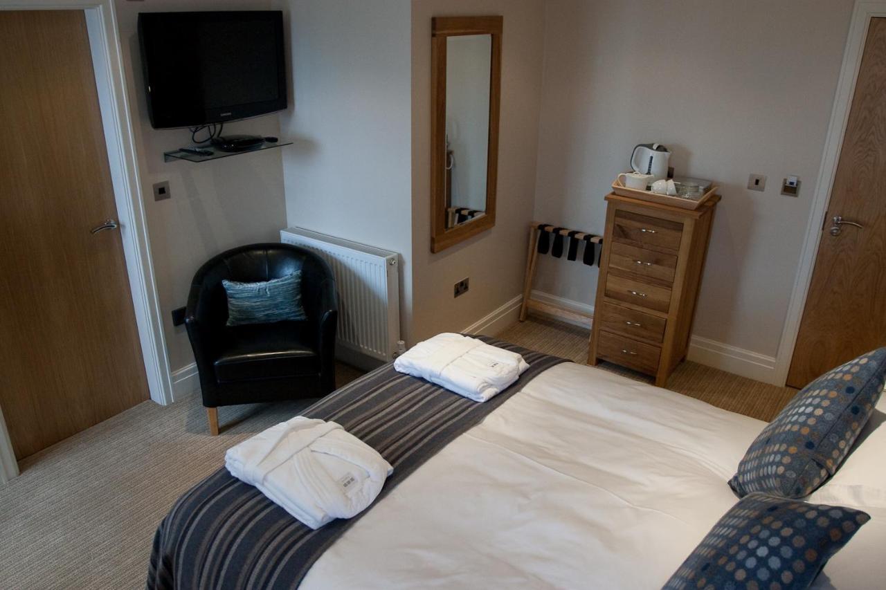 Deluxe Double Room Shower