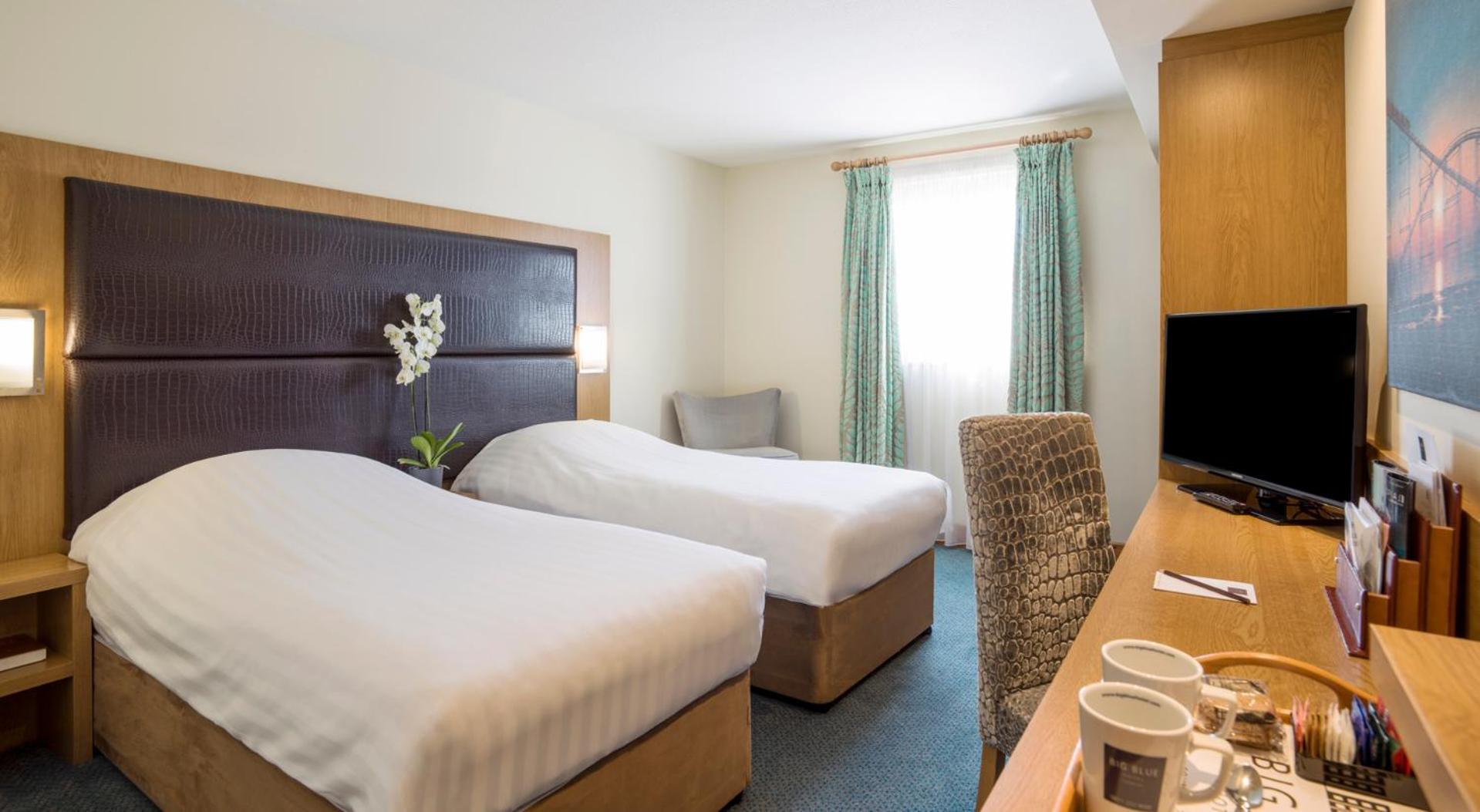 Twin Room Partial Sea View