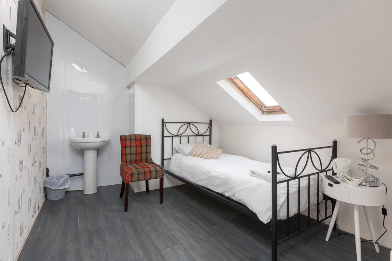 Standard Single Room with Shared Bathroom,1305932872:JPEG