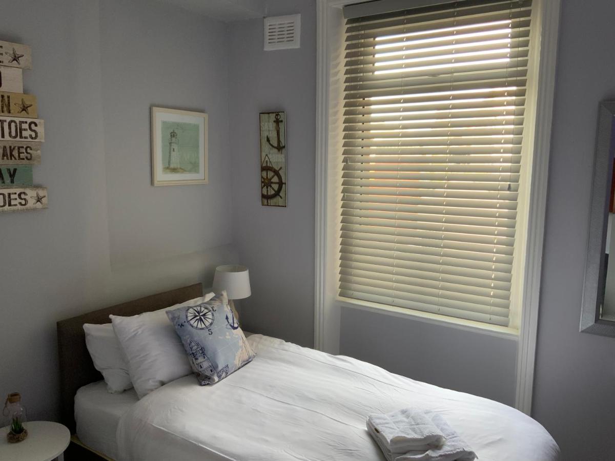 Double or Twin Room Private Bathroom