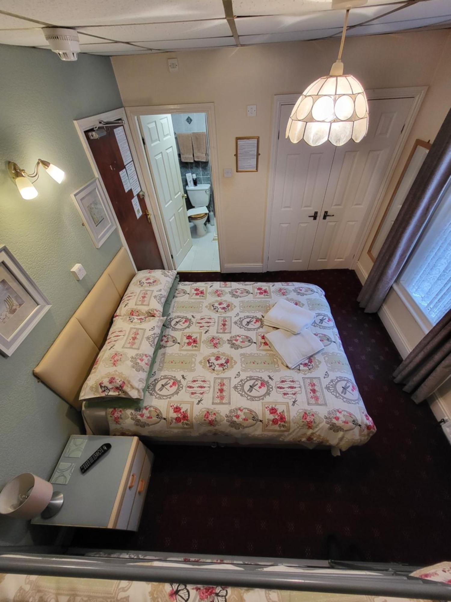 Family Room Private Bathroom