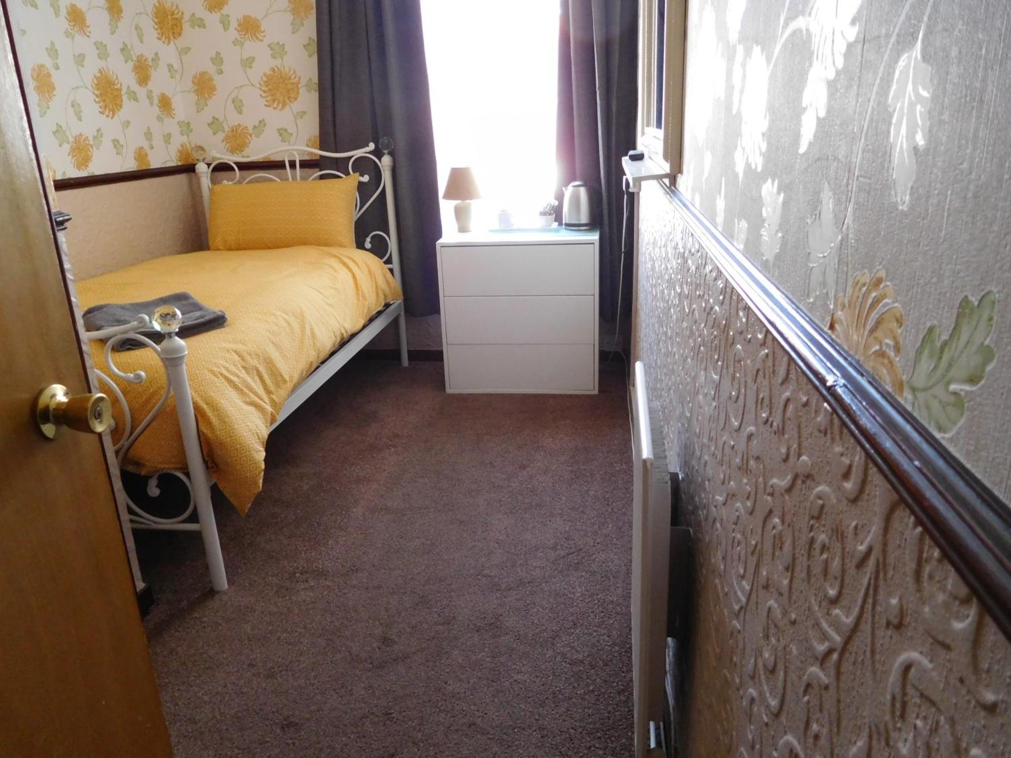 Single Room Private Bathroom