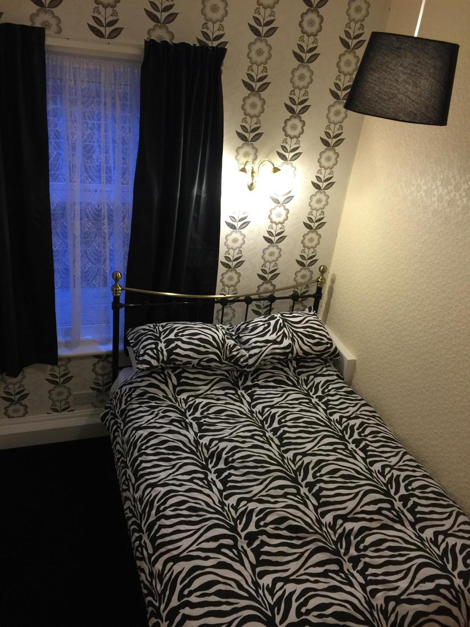Double Room Private Bathroom