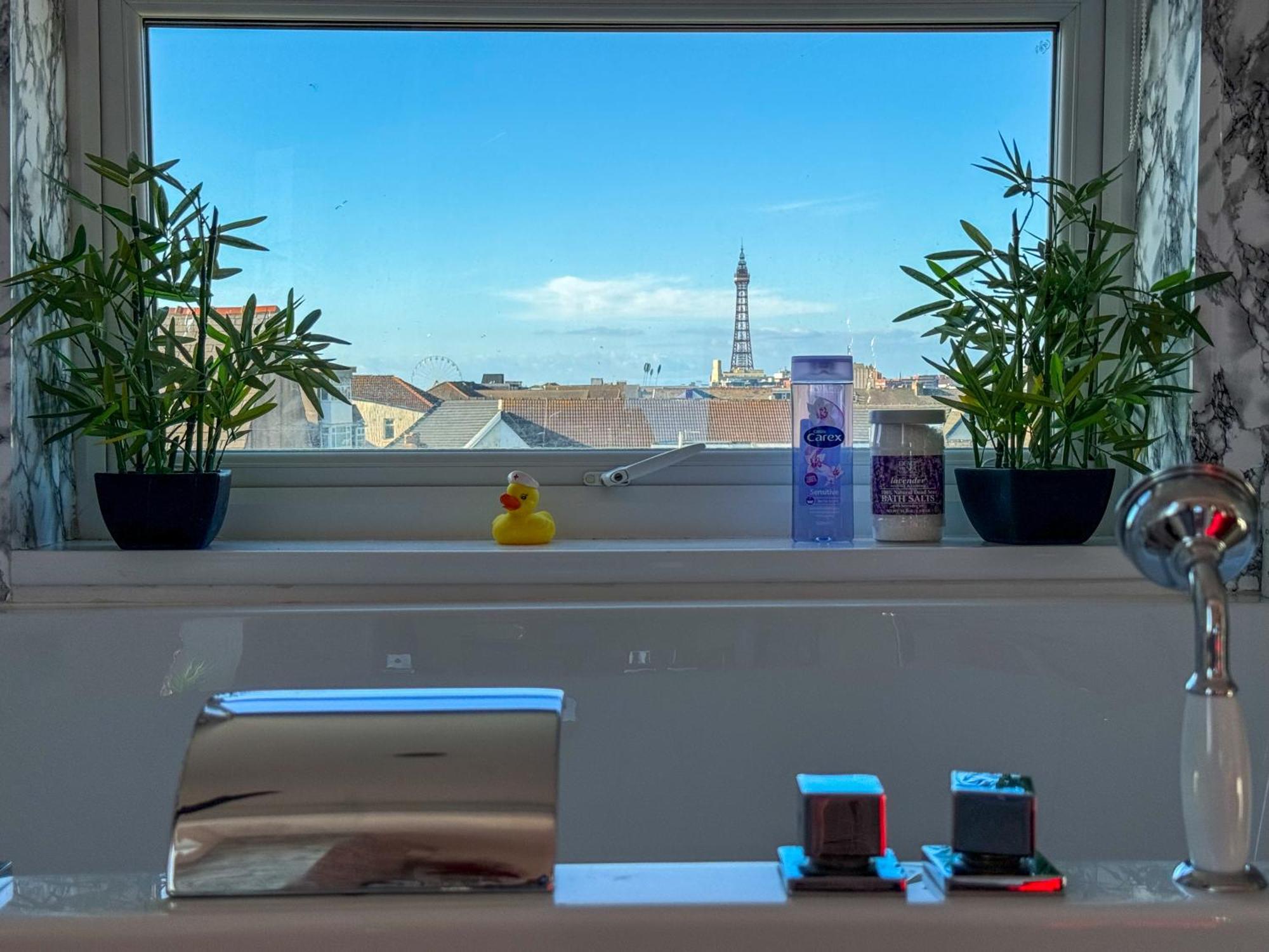 Penthouse Suite,1586874675:JPEG