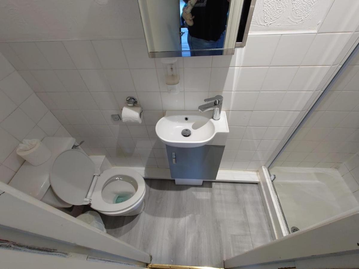 Quadruple Room with Private Bathroom