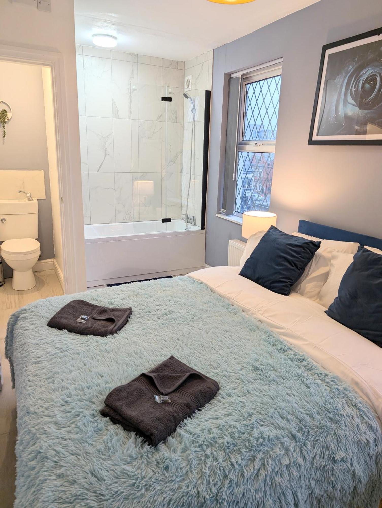 Deluxe Suite Spa Bath