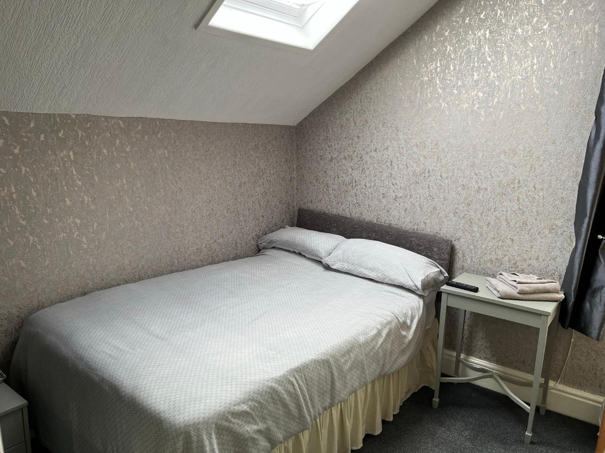 Single Room Private Bathroom