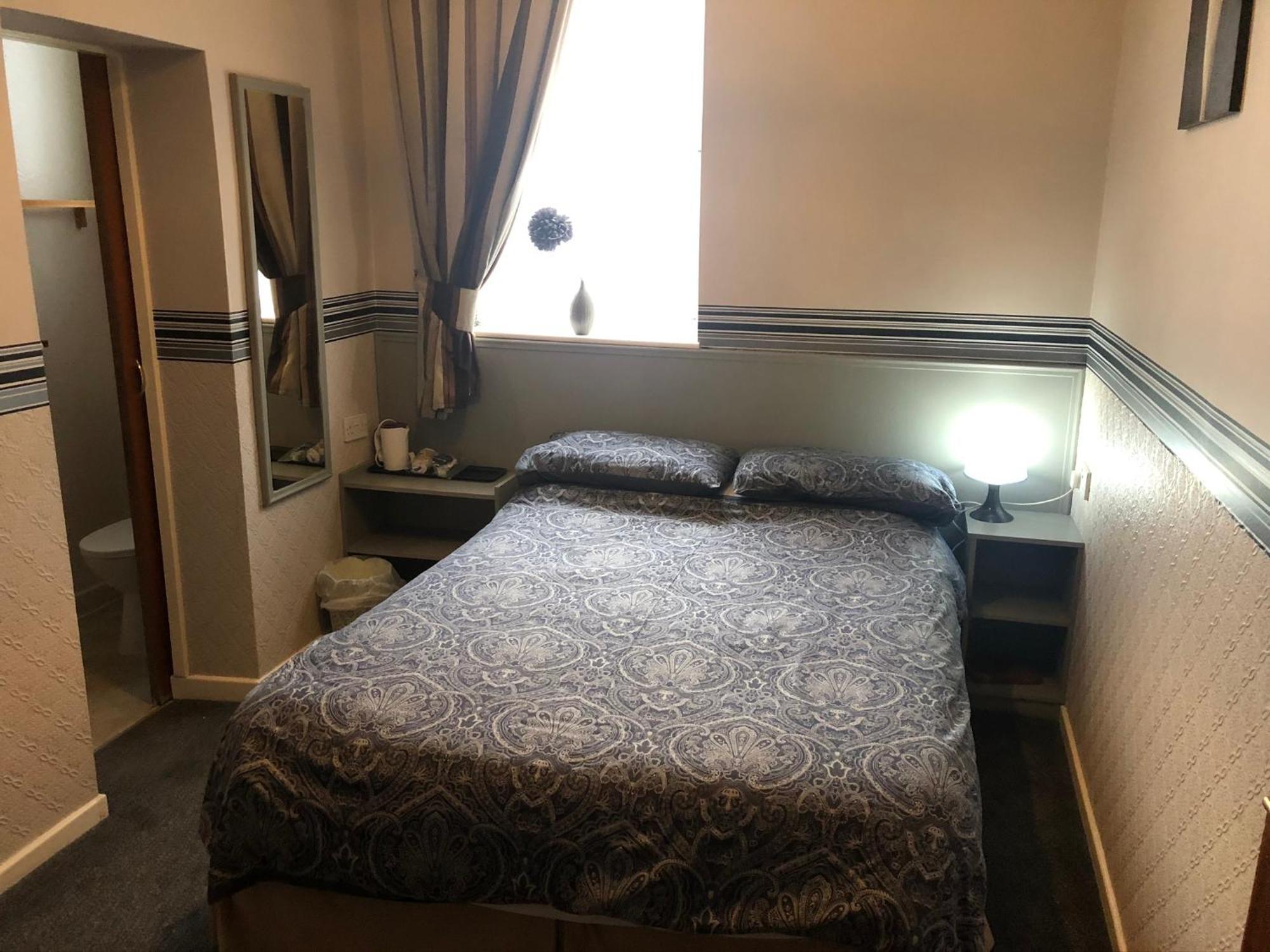 Double Room Private Bathroom