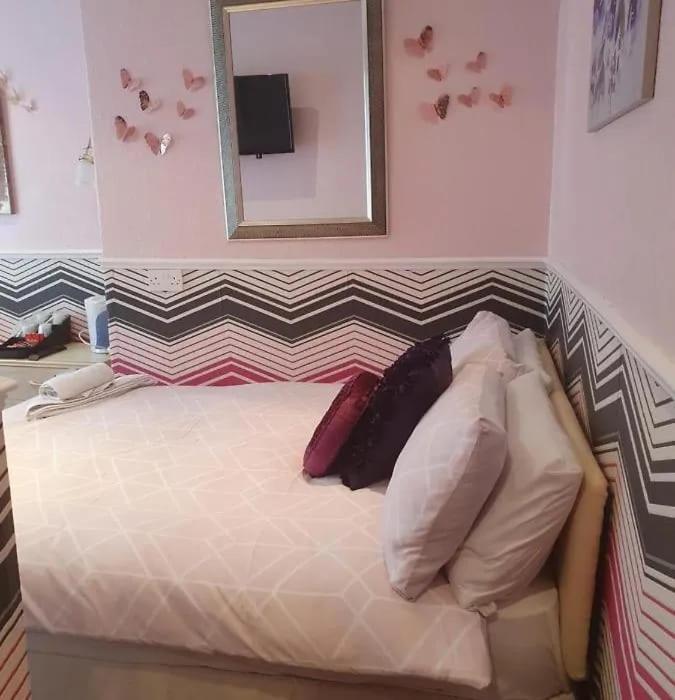 Standard Family of 3 Room,1658102266:JPEG