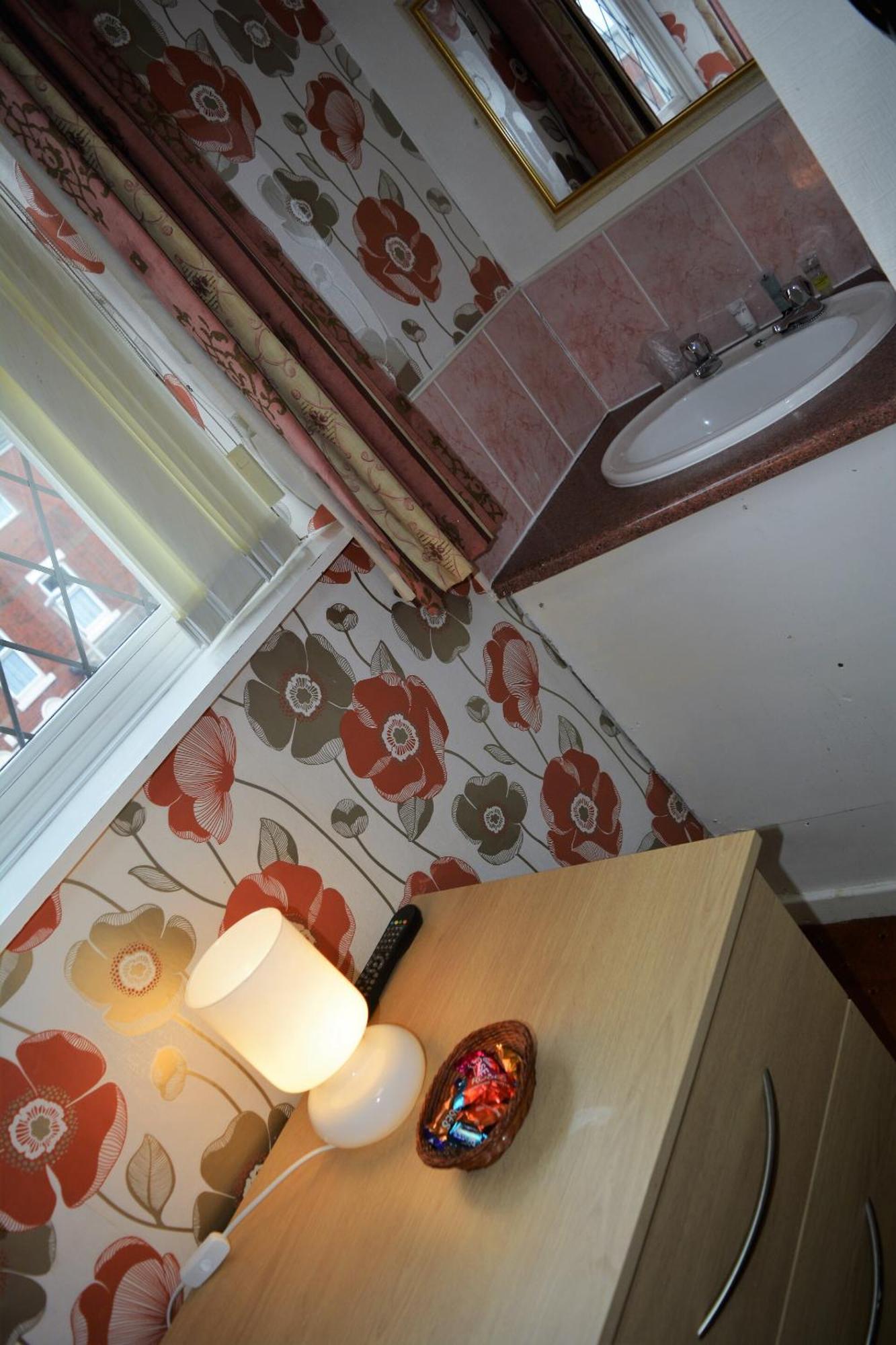 Double Room Private Bathroom