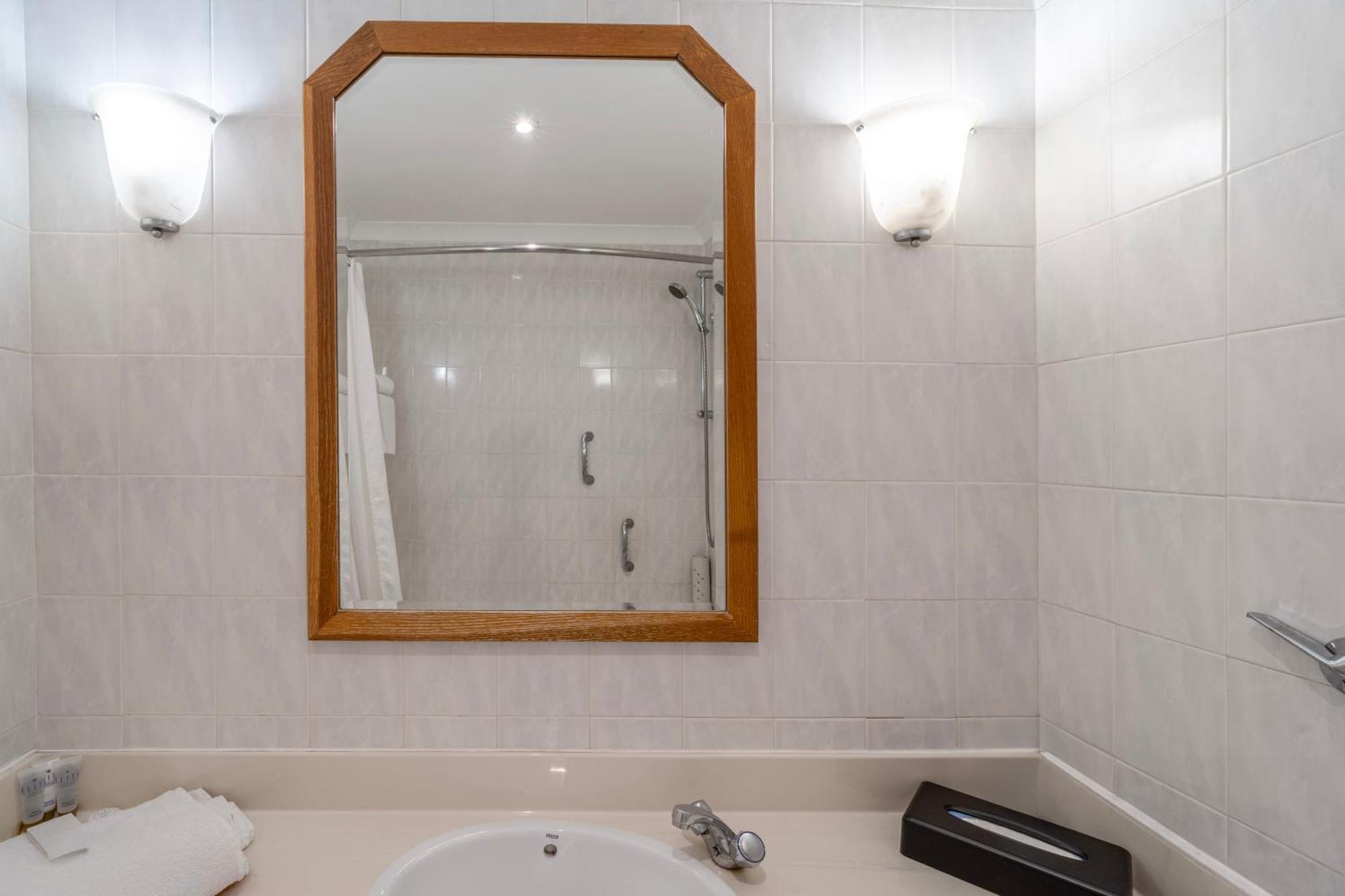 Double or Twin Room Partial Sea View