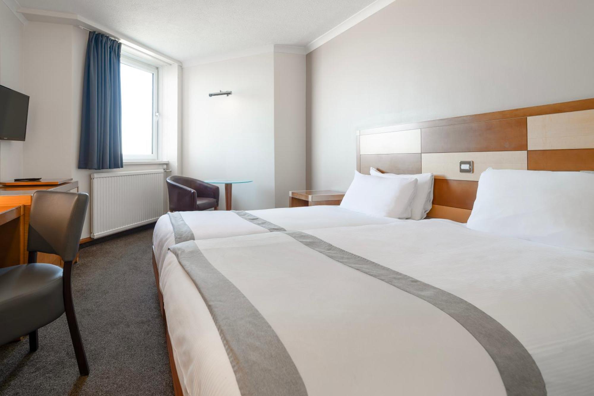 Double or Twin Room Partial Sea View