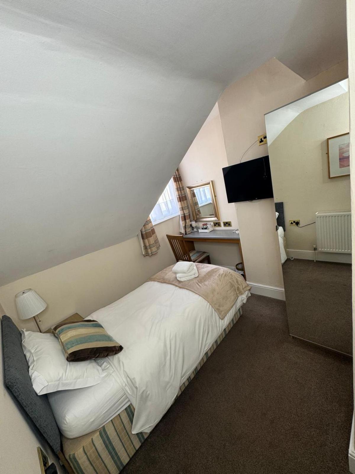 Deluxe Single Room,1697949960:JPEG