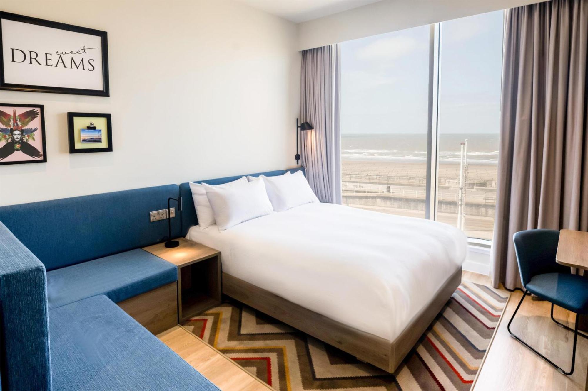 Premium Queen Room Sofa Bed Sea View Non-Smoking