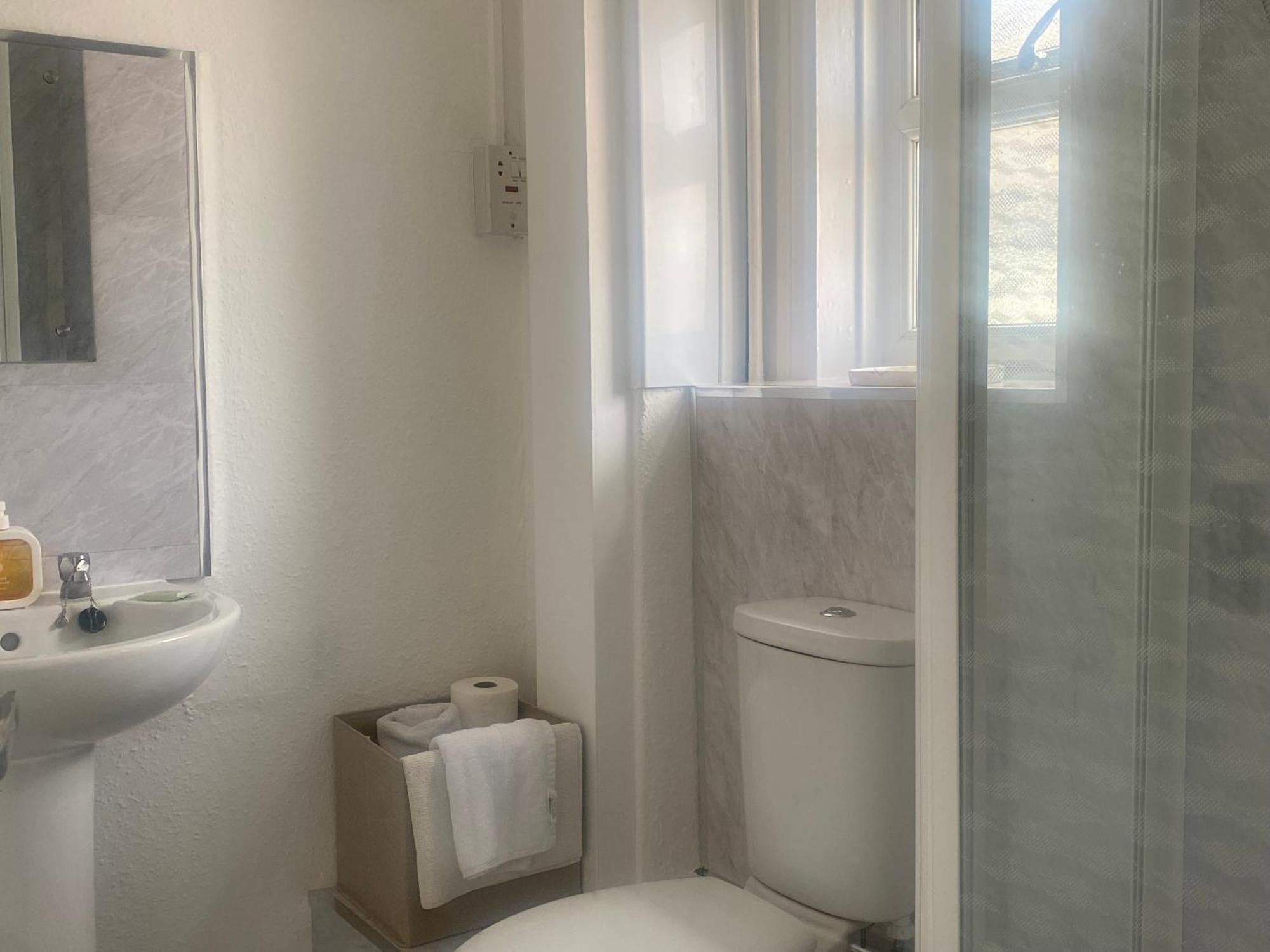 Single Room Private Bathroom