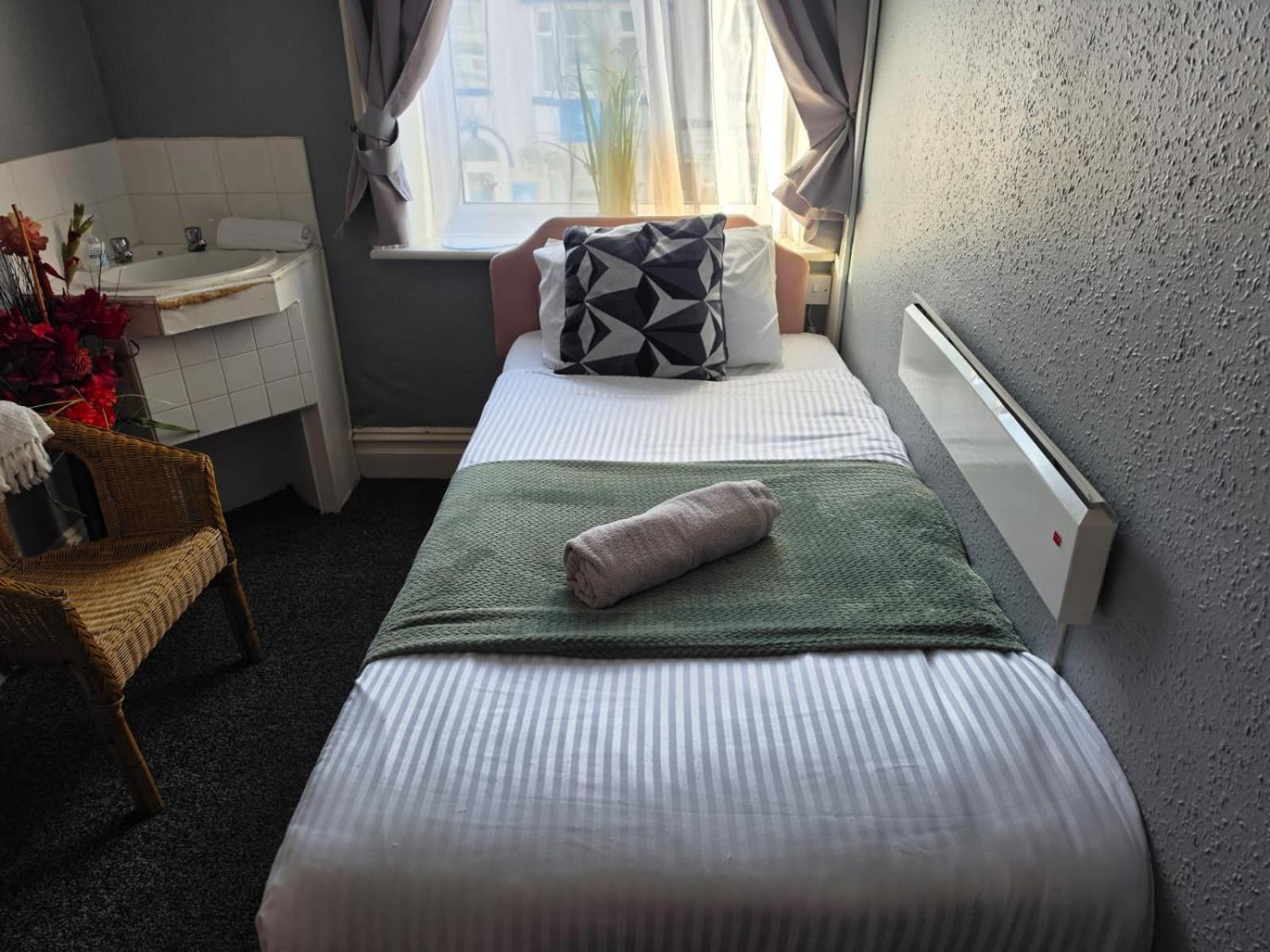 Chambre Simple avec Salle de Bains Commune