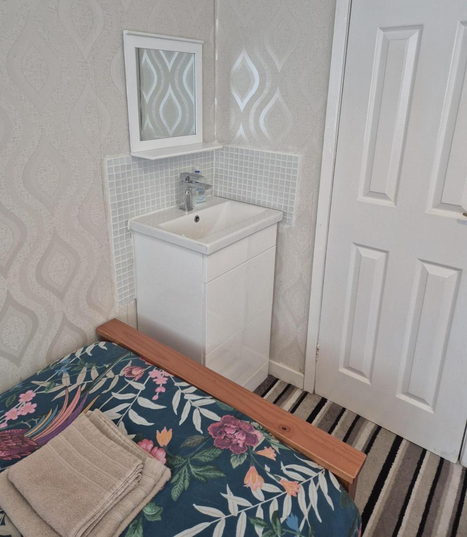 Twin Room Shower