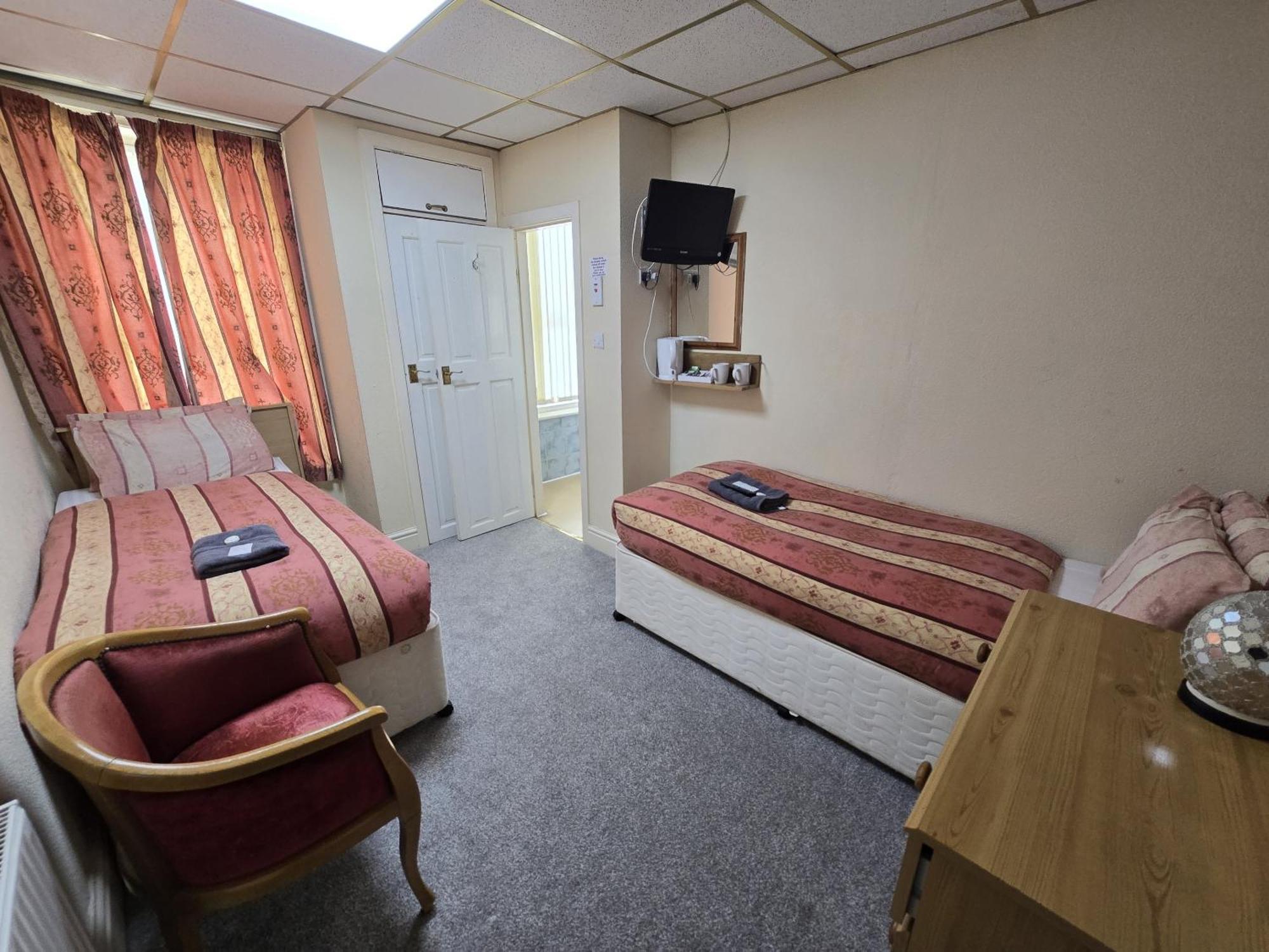 Standard Twin Room