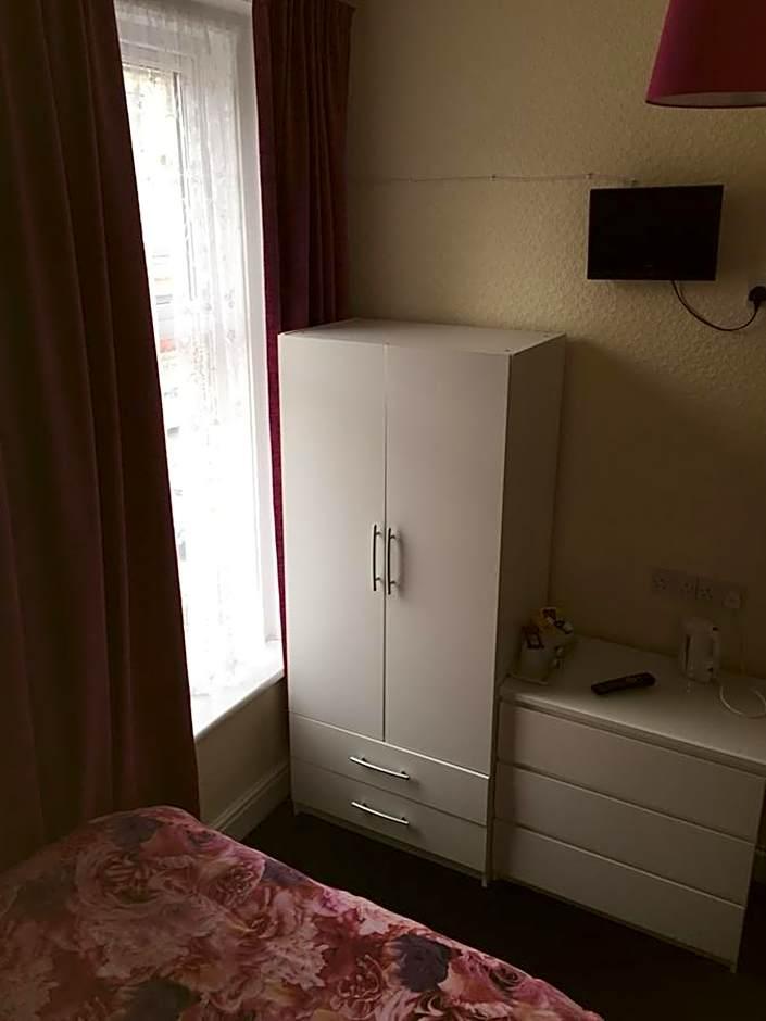 Double Room Private Bathroom