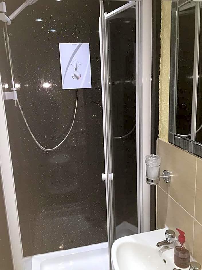 Double Room Private Bathroom