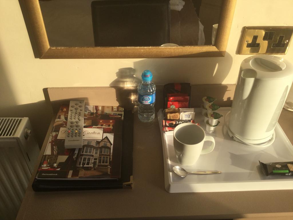 Single Room with Sea View (2)