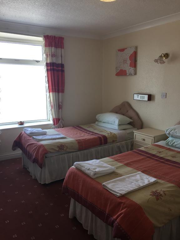 Twin Room with Sea View