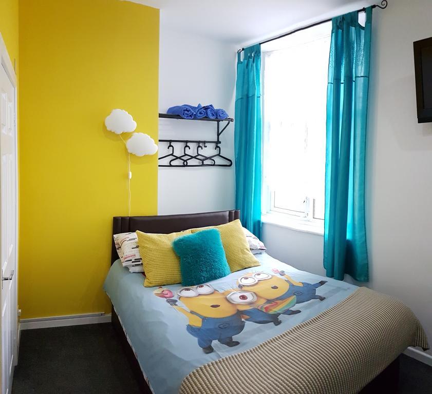 Spacious Family Room