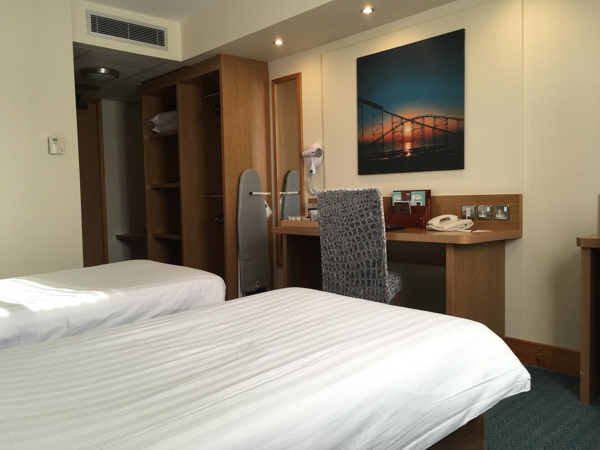 Twin Room Partial Sea View