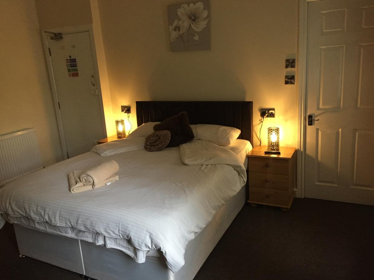 Quadruple Room with Private Bathroom