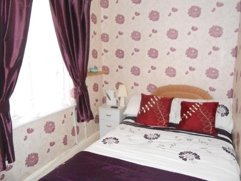 Standard Double Room with Shared Bathroom and Toilet