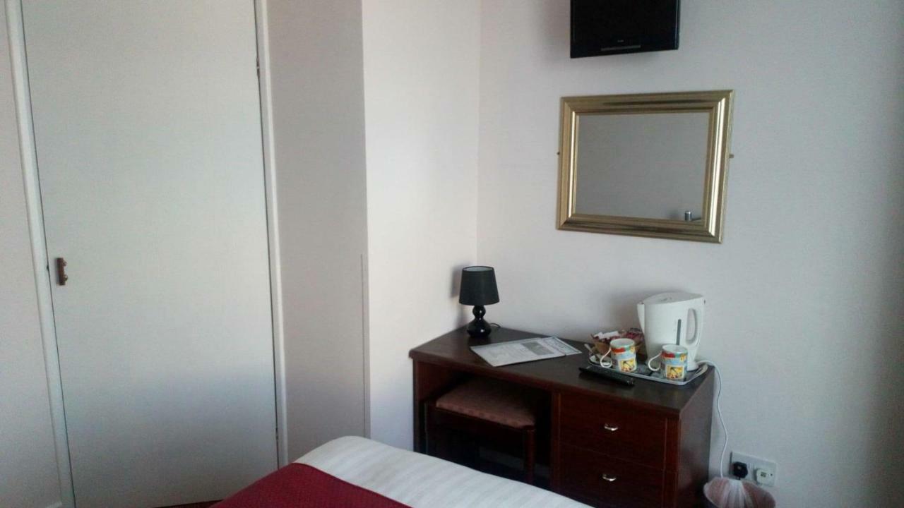 Double Room with Private Bathroom,812480781:JPEG
