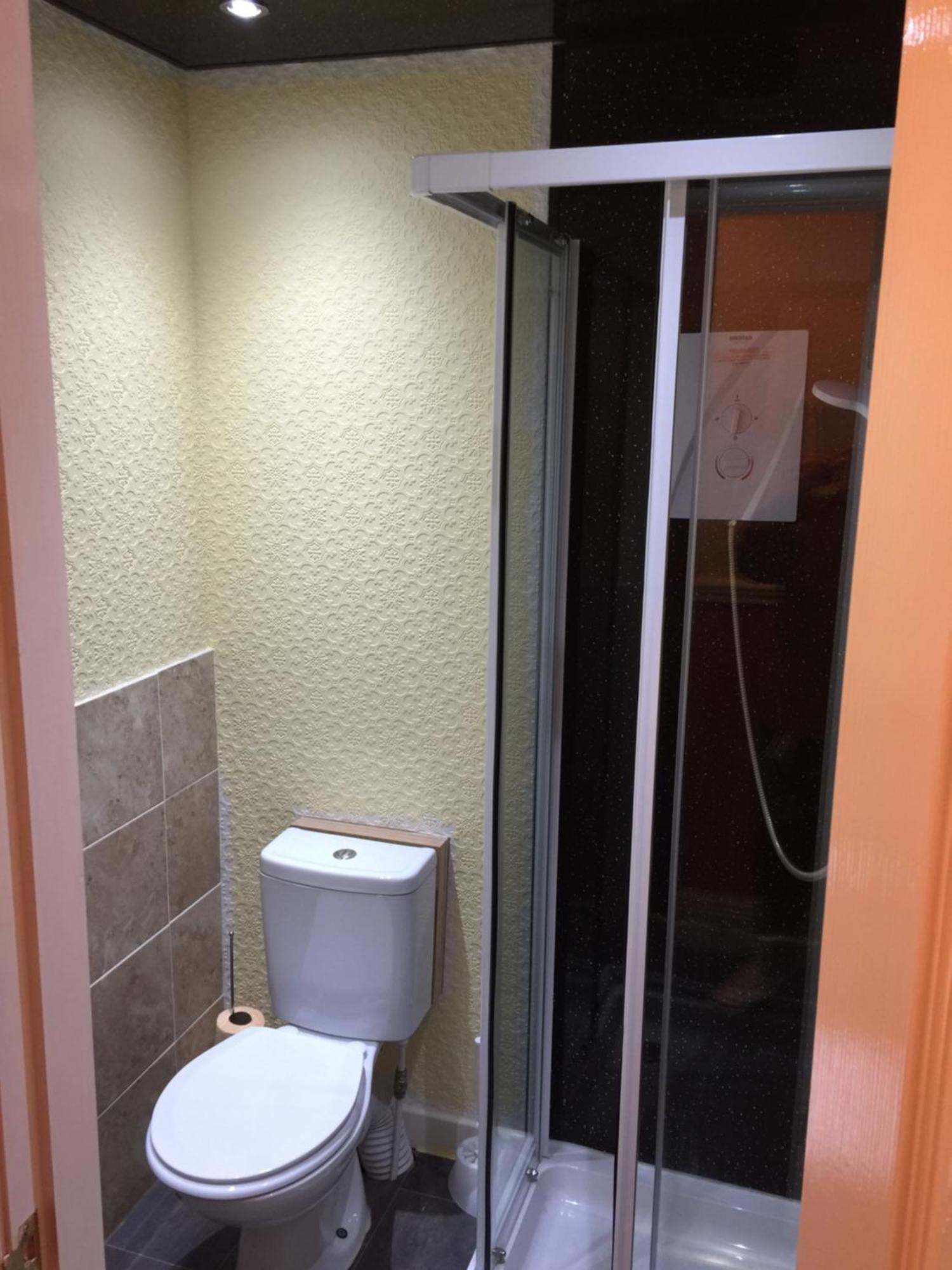 Twin Room Shower