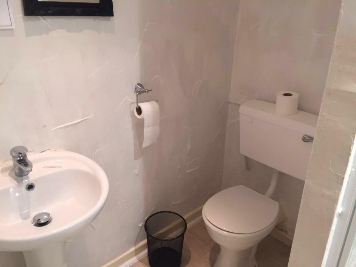 Family Room with Private Bathroom,854920031:JPEG