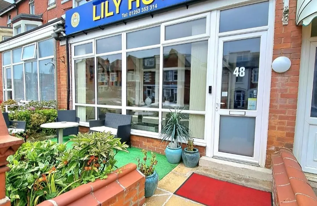 Oyo Lily Hotel Blackpool-1
