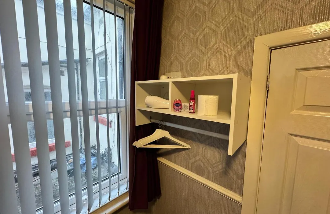 B&B Runway Blackpool - Minutes From Winter Gardens - Dog Friendly - Exceptionally Quiet - Very Close H&A Social Club (Adults Only)-1