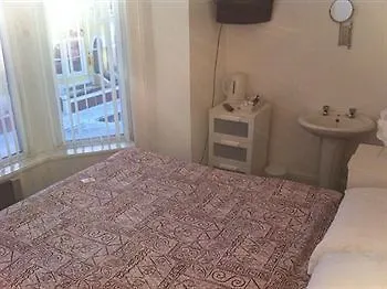 Myroomz Seaview Hotel-1