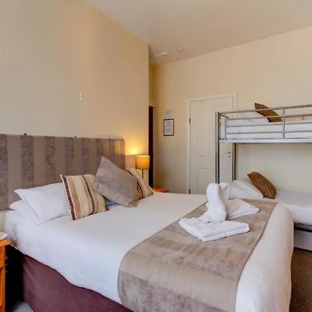 Lyndawn Hotel-2