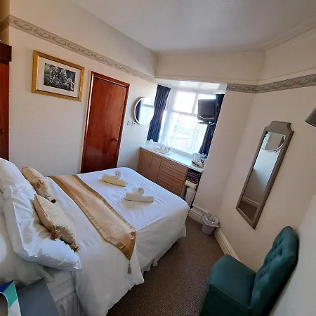 Oyo Lily Hotel Blackpool-2