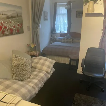 Sarnia Holiday Flats-3