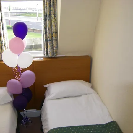 The Waldorf - Near Pleasure Beach & Sandcastle-2