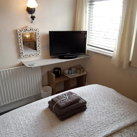Heatherlea Guest Rooms Singles Only-2