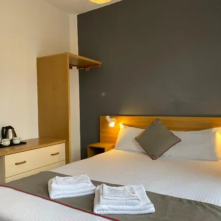 Alumhurst Hotel-2