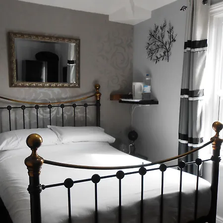 Shore Stay Guest House-3