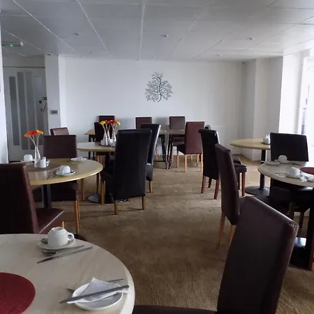 The New Royal Windsor Hotel-3