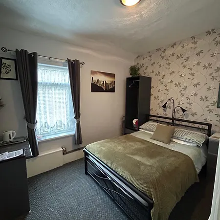 Hornby Villa B&B Couples & Families Only- Quiet Central Location- Near To Winter Gardens-3