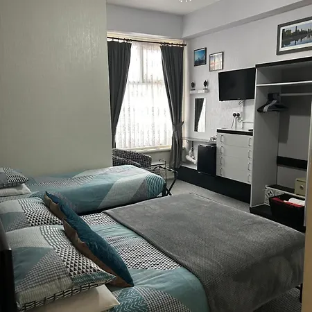 Hornby Villa B&B Couples & Families Only- Quiet Central Location- Near To Winter Gardens-2